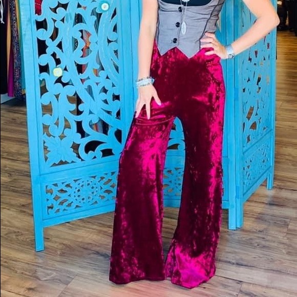 Pants - 🎉HP🎉 NWT Retro Velvet Suspender Bells - Burgundy